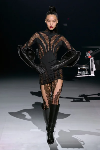 Look 4
